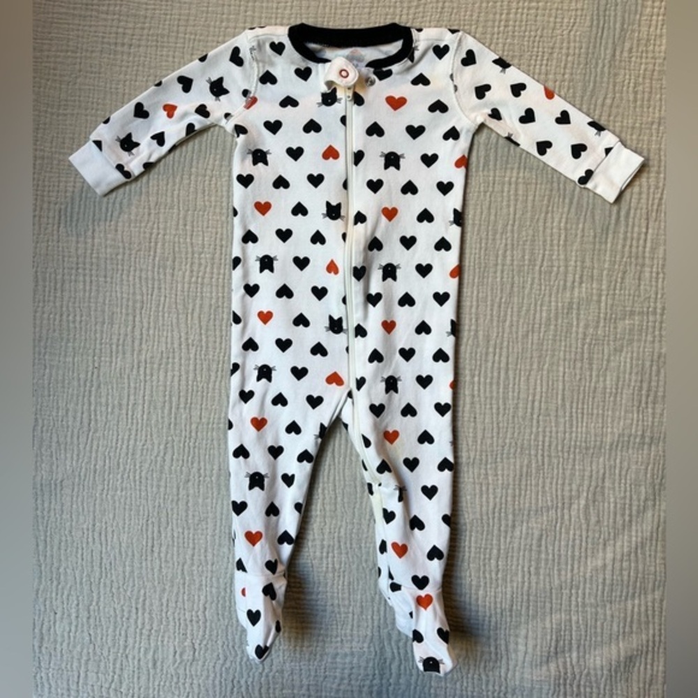 Primary cat and heart footie pajamas size 3-6 months